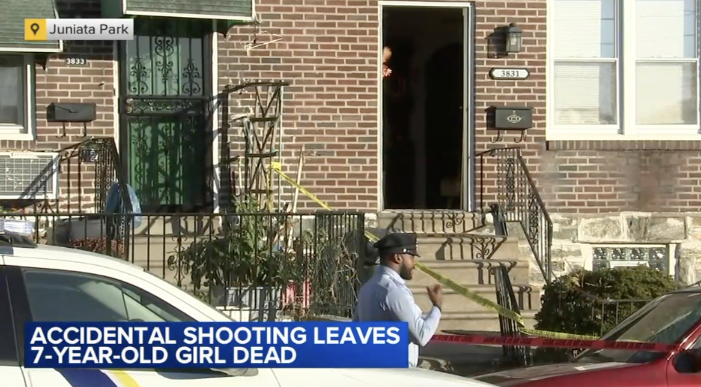 悲剧!费城7岁女孩在家中玩枪时脸部中枪身亡